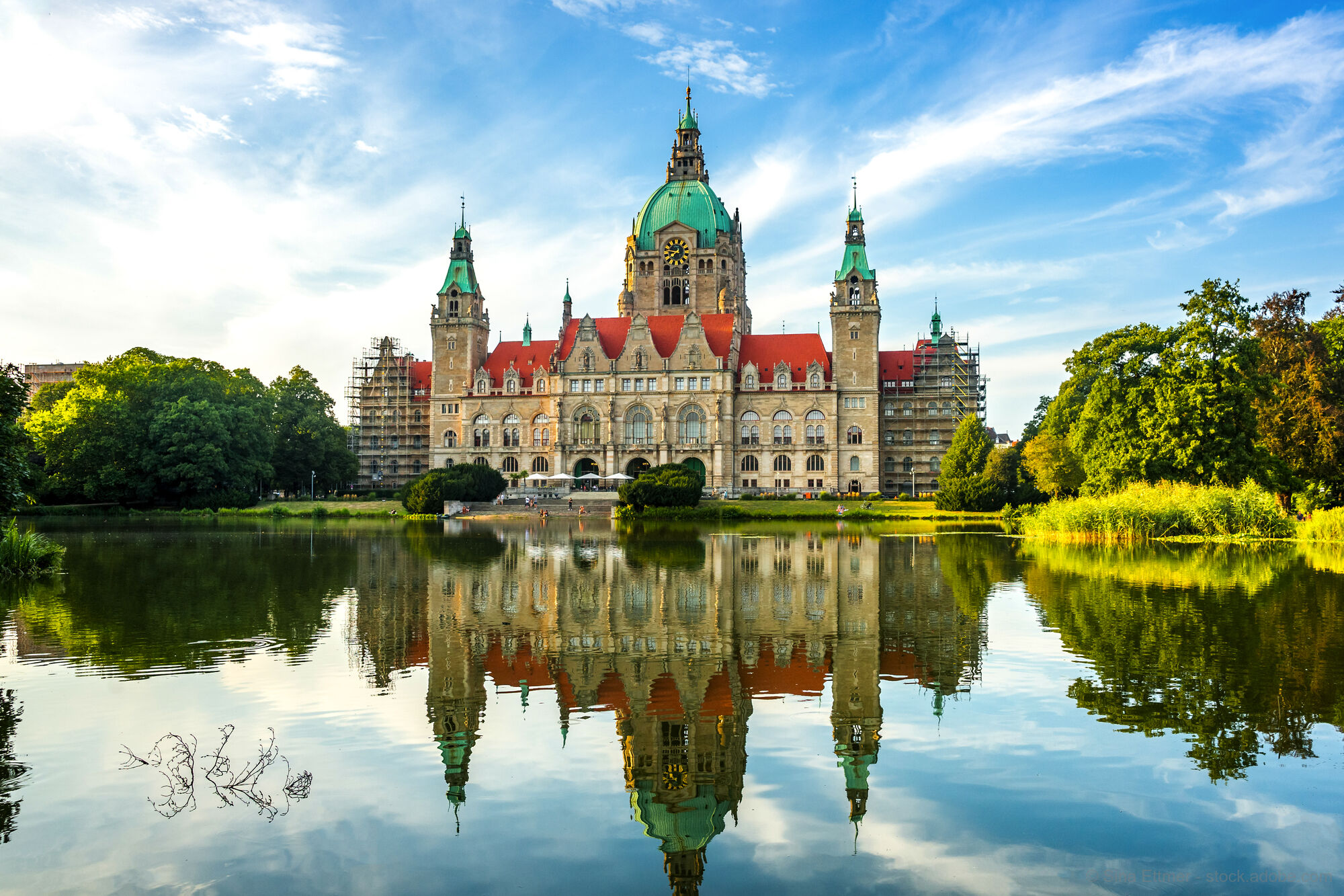 Hannover umrahmt von Blumenpracht
