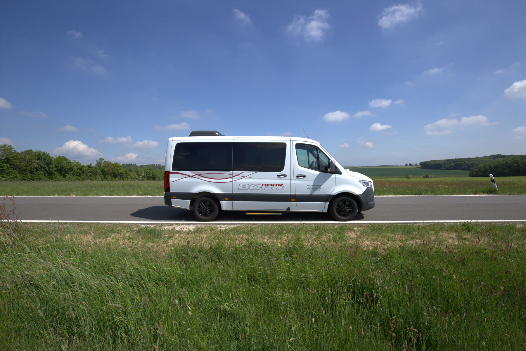 Minivan mit Klimaanlage und komfortablen Sitzplätzen