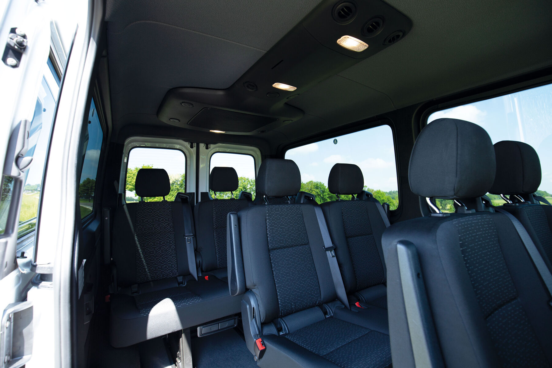 Kleinbus und Minivan von BOHR für Transfers und Kleingruppen
