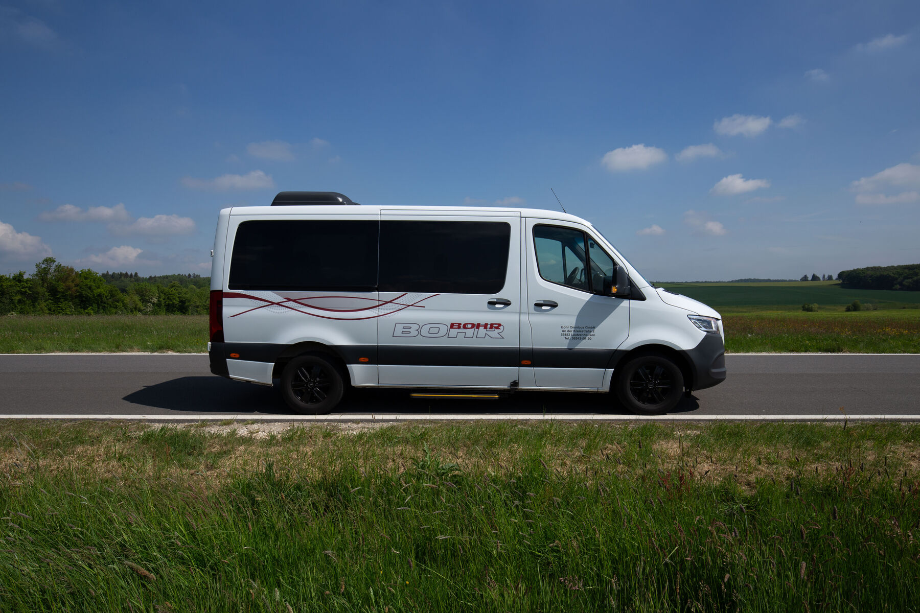 Hochwertig ausgestatteter Kleinbus für längere Fahrten