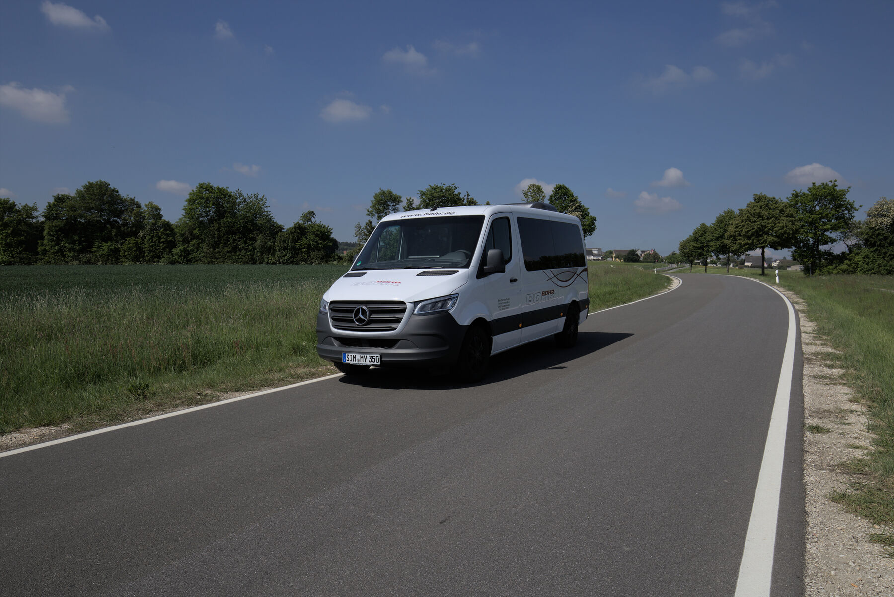 Kleinbus mieten für komfortable Fahrten in kleiner Gruppe